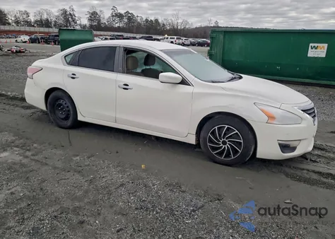 2015 Nissan Altima 2.5 z USA, uszkodzony, nr VIN 1N4AL3AP2FC264391